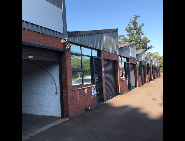 120M² WAREHOUSE TO LET IN NEW GERMANY
